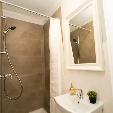 Appartamento Good Night | Police