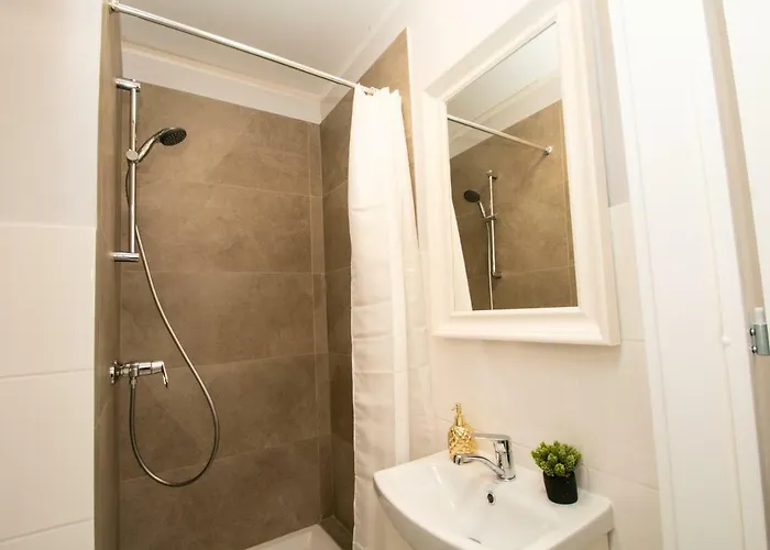 Appartement Good Night | Police